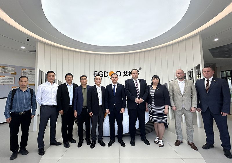 白俄羅斯布列斯特州扎賓卡區(qū)執(zhí)行委員會(huì)主席庫(kù)茲米奇·安德烈一行蒞臨艾格多集團(tuán)，共繪中白合作新藍(lán)圖